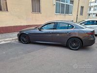 Usata Alfa Romeo Giulia 180 CV (132 kW) 2017 Grigio Berlina