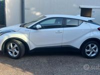 Usata Toyota C-HR 98 CV (72 kW) 2017 Bianco SUV