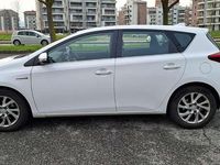 Usata Toyota Auris Hybrid Active 99 CV (72 kW) 2015 Bianco Berlina