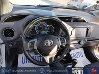 Usata Toyota Yaris Hybrid Style 75 CV (55 kW) 2015 Bianco Berlina