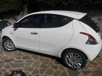 Usata Lancia Ypsilon 95 CV (69 kW) 2013 Bianco Utilitaria