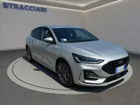 Usata Ford Focus ST-Line 155 CV (114 kW) 2025 Grigio metallizzato Berlina