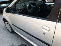 Usata Peugeot 107 68 CV (50 kW) 2006 Argento Utilitaria