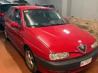 Usata Alfa Romeo 146 103 CV (75 kW) 1998 Rosso Utilitaria