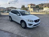 Usata Volvo XC60 R-Design Momentum 149 CV (109 kW) 2016 Bianco SUV