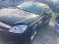 Usata Opel Tigra Edition 69 CV (50 kW) 2005 Nero Station wagon