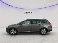 Usata Ford Focus 101 CV (74 kW) 2014 Grigio scuro Berlina