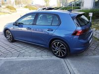 Usata VW Golf VIII Life 116 CV (85 kW) 2025 Anemone blau met. Berlina