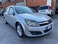 Usata Opel Astra Club 101 CV (74 kW) 2006 Grigio Station wagon