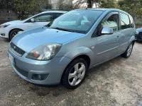 Usata Ford Fiesta Titanium 68 CV (50 kW) 2007 Bluazzurro Utilitaria