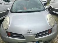 Usado Nissan Micra 88 HP (64 kW) 2003 Cinzento Citadino