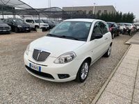 Usata Lancia Ypsilon 75 CV (55 kW) 2012 Bianco Utilitaria