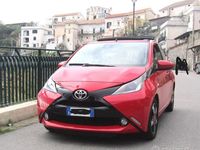 Usata Toyota Aygo 70 CV (51 kW) 2017 Rosso Utilitaria