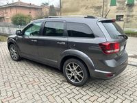 Usata Fiat Freemont Cross 170 CV (125 kW) 2015 Grigio scuro SUV