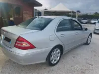 Usata Mercedes C220 Elegance 150 CV (110 kW) 2004 Grigio Berlina