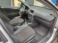 Usata Opel Astra 105 CV (77 kW) 2006 Argento Berlina