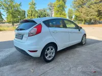 Usata Ford Fiesta 75 CV (55 kW) 2017 Bianco Utilitaria