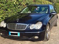 Usata Mercedes C220 Elegance 143 CV (105 kW) 2004 Blu/azzurro Station wagon
