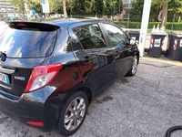 Usata Toyota Yaris Lounge 99 CV (72 kW) 2013 Nero Utilitaria