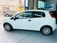 Usata Fiat Grande Punto 75 CV (55 kW) 2009 Bianco Utilitaria