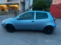 Usata Fiat Punto Active 60 CV (44 kW) 2009 Bluazzurro Utilitaria