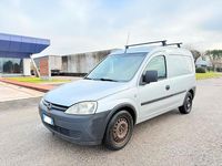 Usata Opel Combo Enjoy 97 CV (71 kW) 2006 Grigio Monovolume