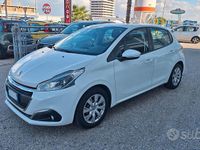 Usata Peugeot 208 Active 101 CV (74 kW) 2019 Bianco Utilitaria