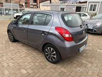 Usata Hyundai i20 Comfort 78 CV (57 kW) 2009 Grigio Utilitaria