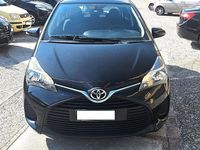 Usata Toyota Yaris 69 CV (50 kW) 2015 Nero Berlina