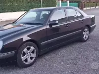 Usata Mercedes E240 136 CV (100 kW) 2002 Nero Berlina