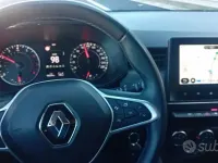 Usata Renault Clio V 90 CV (66 kW) 2022 Grigio Berlina