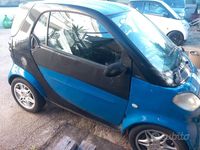 Begagnad Smart #1 2001 Blå