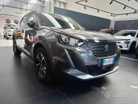 Usata Peugeot 2008 Allure 101 CV (74 kW) 2023 Grigio SUV