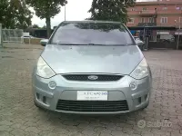 Usata Ford S-MAX Titanium 140 CV (102 kW) 2009 Grigio Monovolume