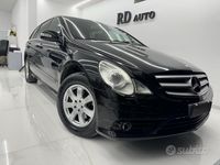 Usata Mercedes R320 224 CV (164 kW) 2007 Nero Monovolume