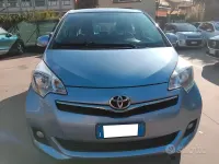 Usata Toyota Verso 99 CV (72 kW) 2012 Blu Monovolume