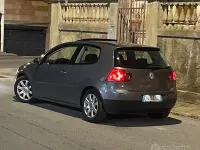 Usata VW Golf V 105 CV (77 kW) 2004 Grigio Utilitaria