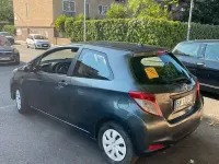Usata Toyota Yaris Active 69 CV (50 kW) 2012 Grigio Utilitaria