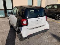 usata Smart ForTwo Coupé forTwo1.0 mhd bianca lim 70cv