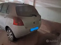 Usata Toyota Yaris 90 CV (66 kW) 2007 Grigio Utilitaria