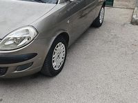 Usata Lancia Ypsilon 60 CV (44 kW) 2003 Grigio Utilitaria