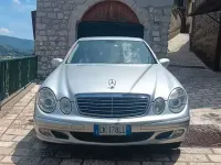 Usata Mercedes E220 150 CV (110 kW) 2004 Grigio Berlina