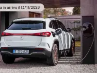 Nuova Mercedes EQA300 Advanced Plus 139 kW (189 CV) 2025 Argento SUV