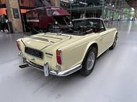 Usata Triumph TR 250 105 CV (77 kW) 1967 Giallo Cabrio