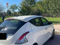 Usata Lancia Ypsilon Gold 69 CV (50 kW) 2018 Bianco Utilitaria