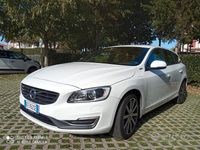 Usata Volvo V60 Momentum 220 CV (161 kW) 2016 Bianco Station wagon