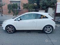 Usata Opel Corsa 75 CV (55 kW) 2010 Bianco Utilitaria