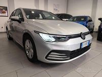 Usata VW Golf VIII Life 131 CV (96 kW) 2021 Grigio Berlina