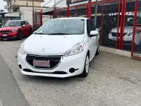 Usata Peugeot 208 Active 68 CV (50 kW) 2014 Bianco Utilitaria