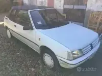 Usata Peugeot 205 54 CV (39 kW) 1994 Bianco Cabrio